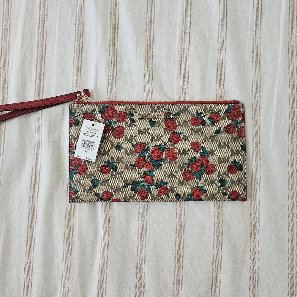 Michael Kors Zip cluch